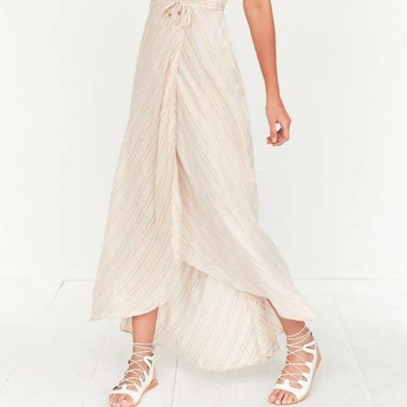 Urban Outfitters Kimchi Blue Gold Thistle Sparkle Metallic Wrap Maxi Dress 6 - Picture 13 of 13